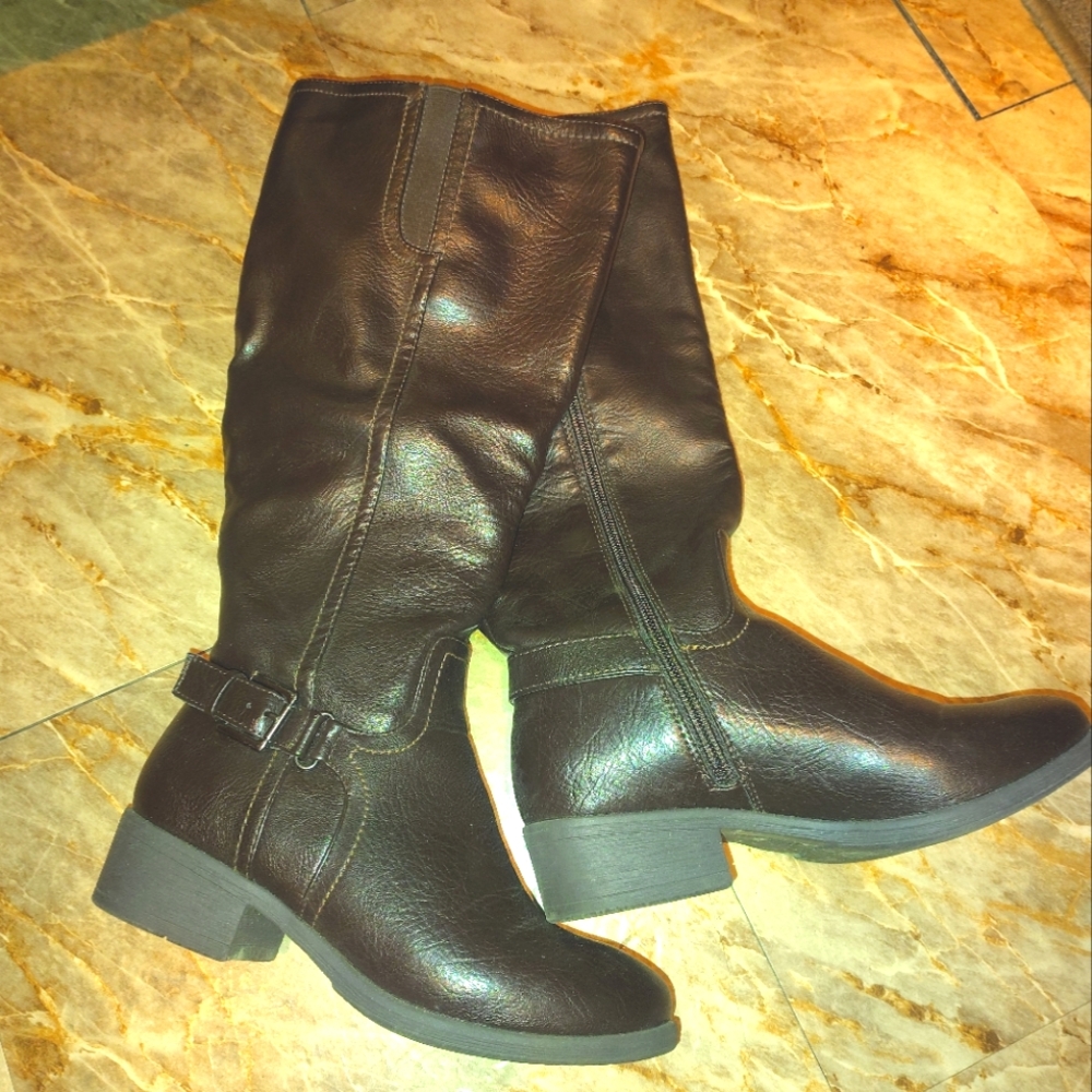 Kids Brown Leather Boots Size 5.5 Like New